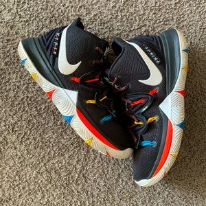 Nike Kyrie 5 Friends
